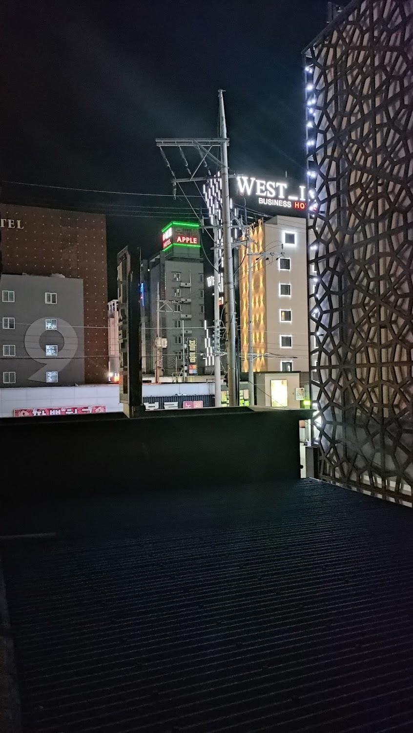 Cover Image for Dada Motel