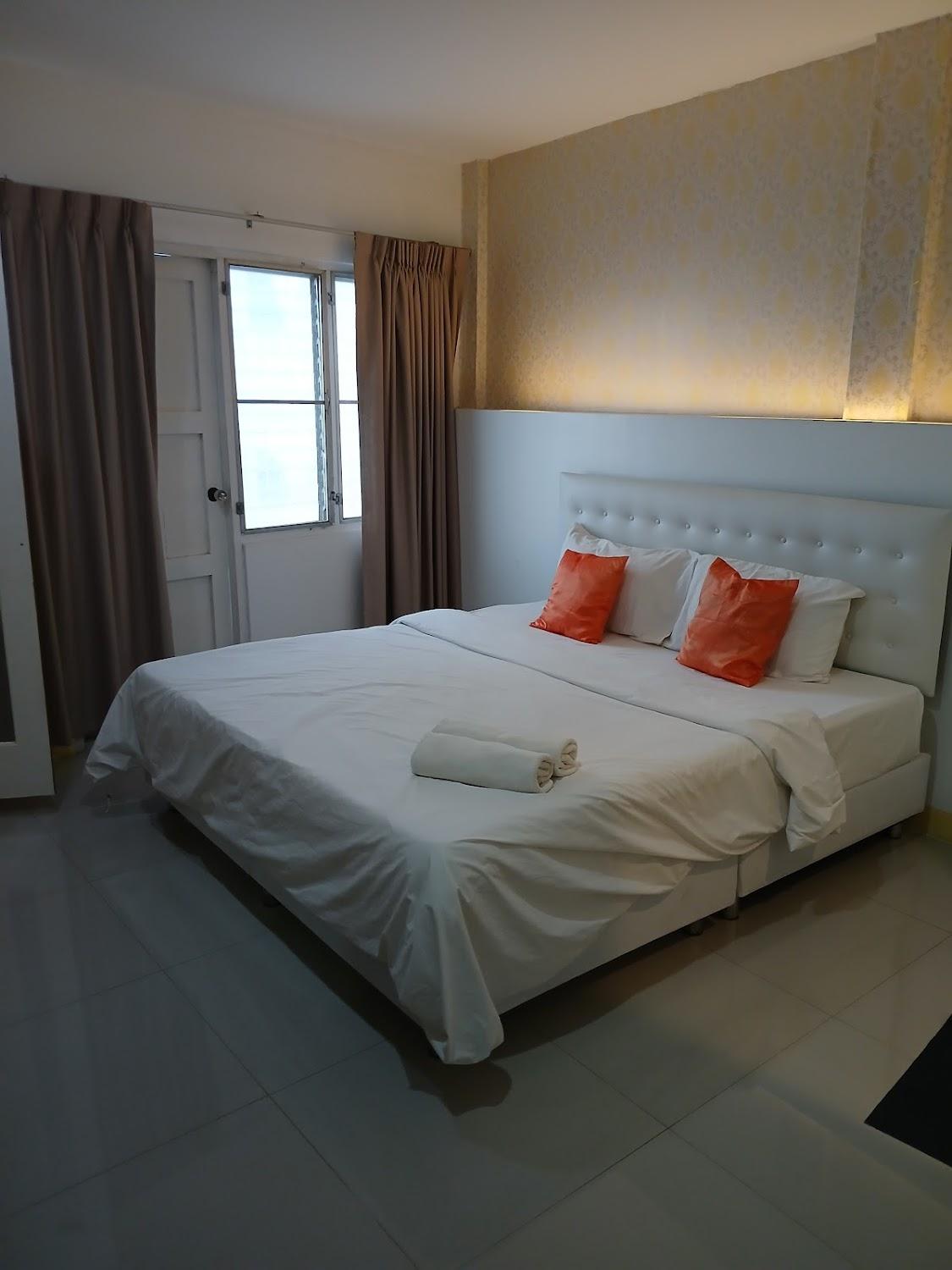 Cover Image for Royal Inn Hotel