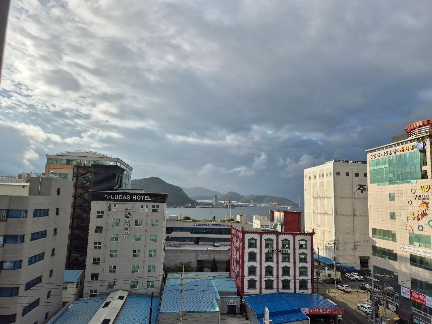 Cover Image for YAJA 마산오동점