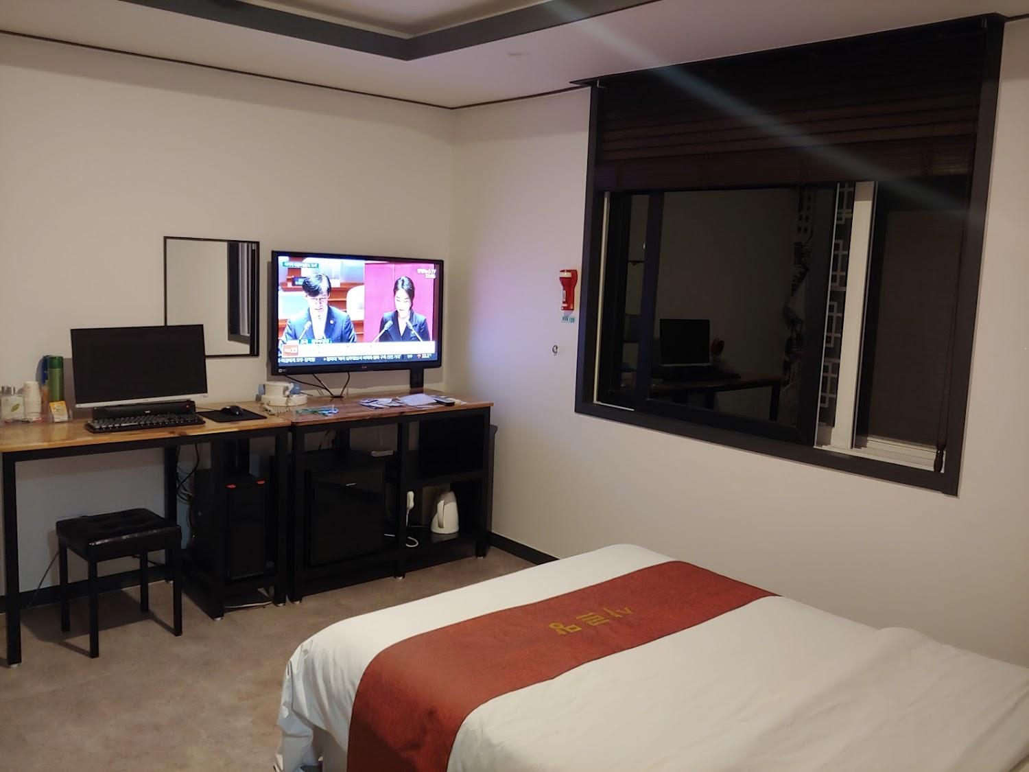 Cover Image for Gwangju Chungjangro Hotel Sharmant