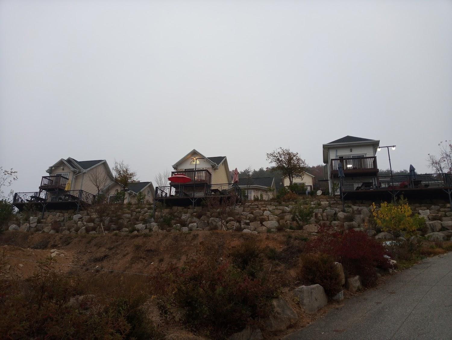 Cover Image for 몽베르펜션