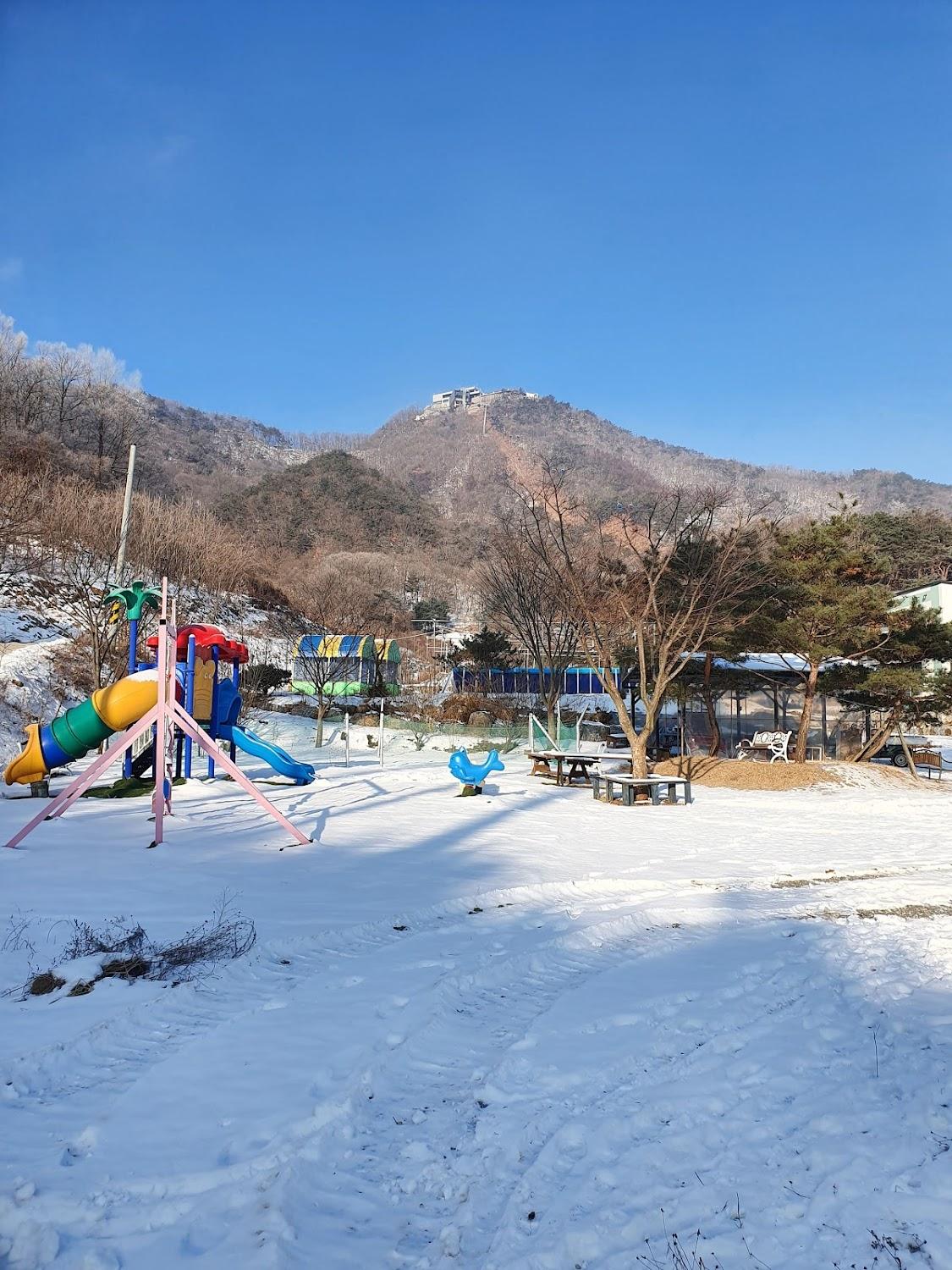 Cover Image for 선녀와나무꾼캠핑장