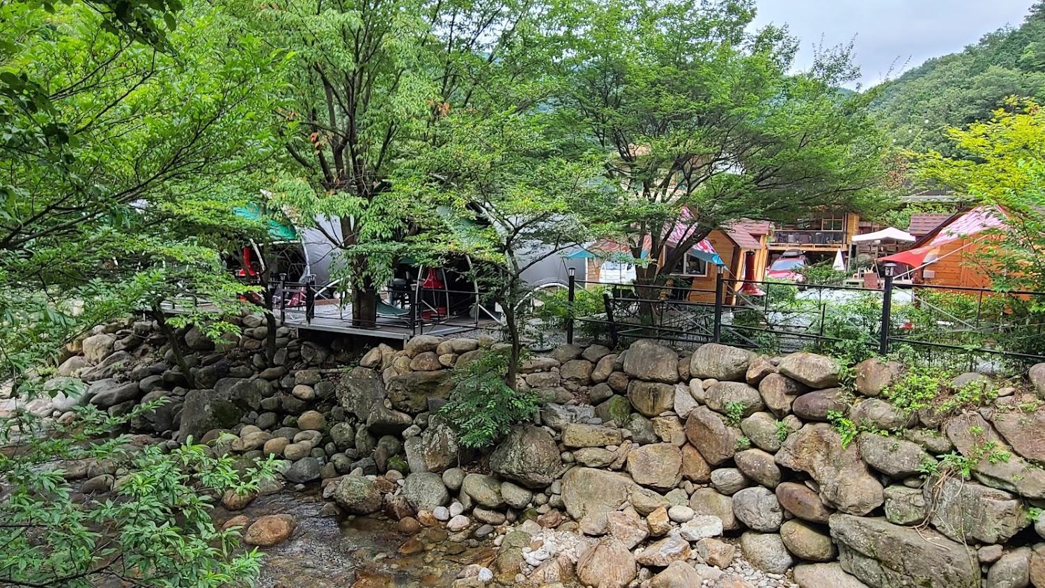 Cover Image for 지리산벚꽃카라반캠핑장