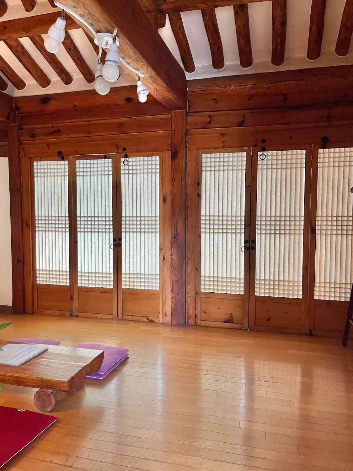 Cover Image for SeoulStory Hanok