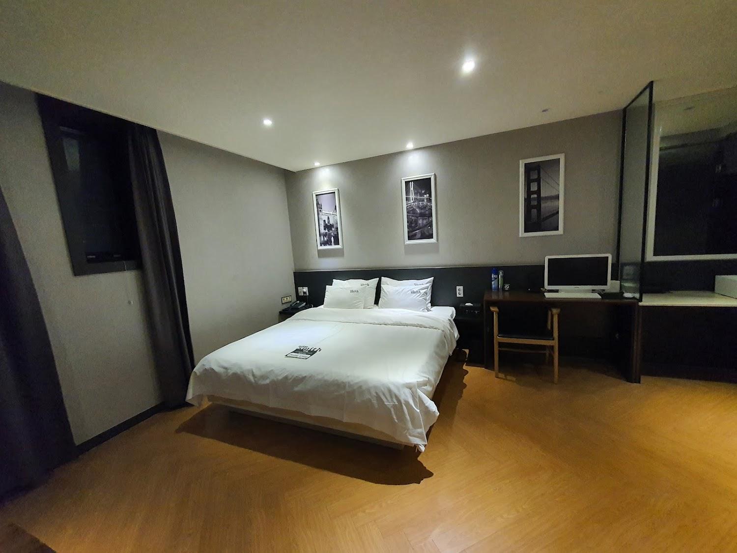 Cover Image for 호텔스미스 (Hotel Smith)