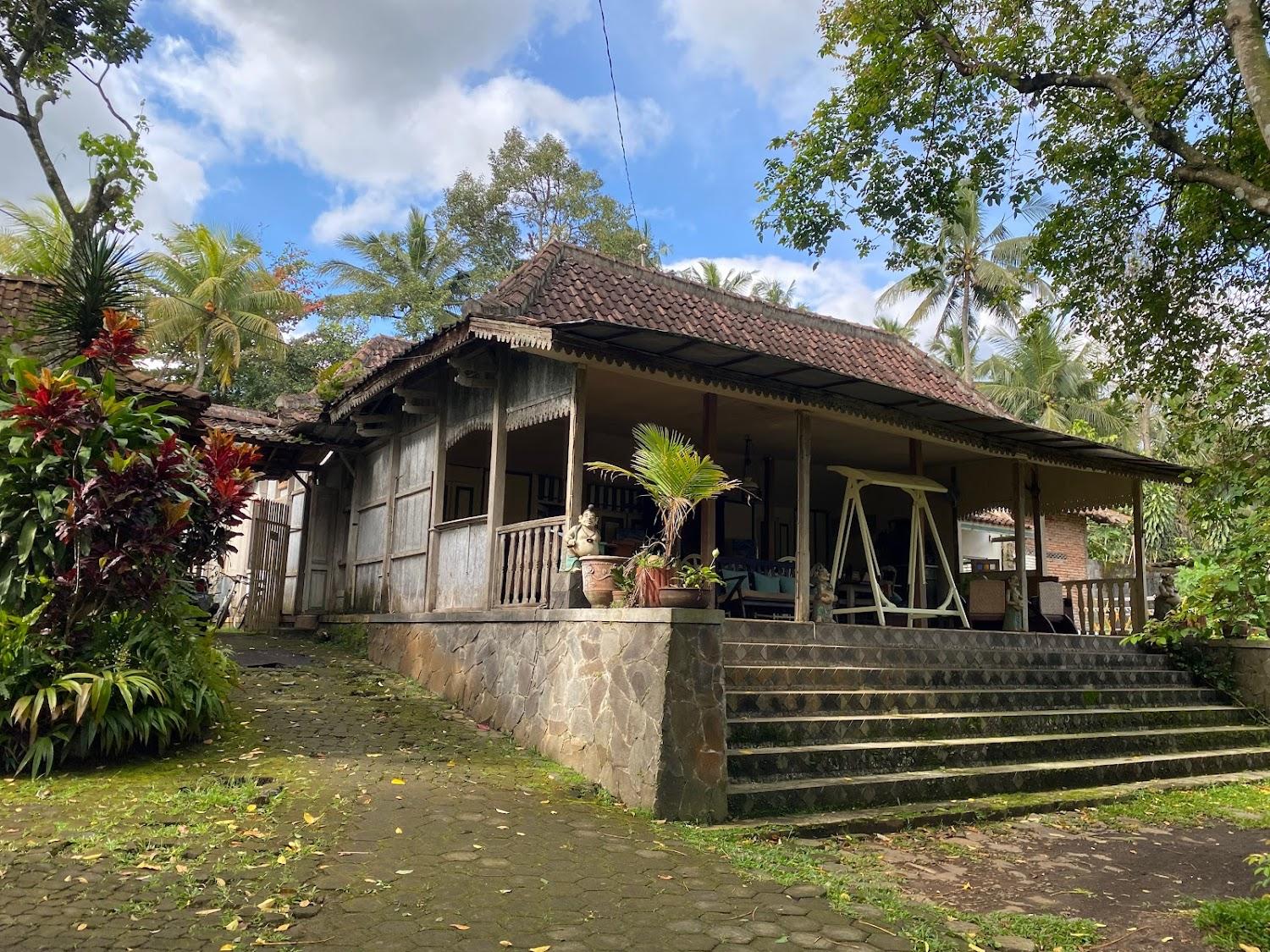 Cover Image for Sitinggil Muncul