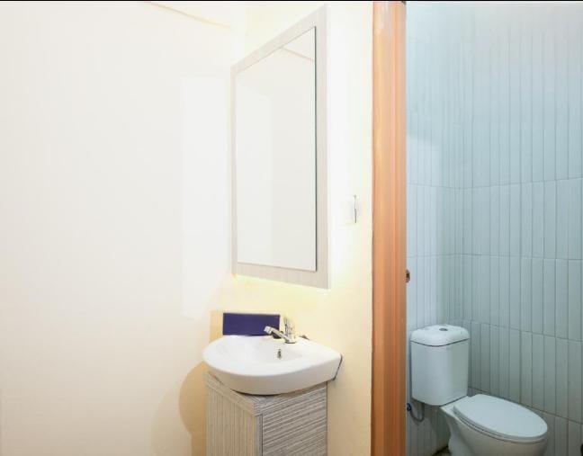 Cover Image for OYO 94167 Jatibening Residence Syariah