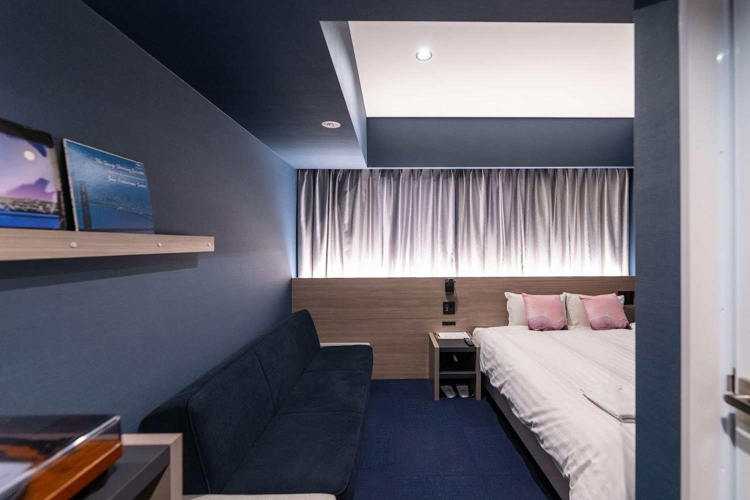 Cover Image for HOTEL SHE, OSAKA