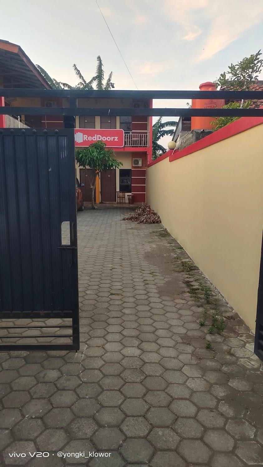 Cover Image for RedDoorz near Stasiun Kroya
