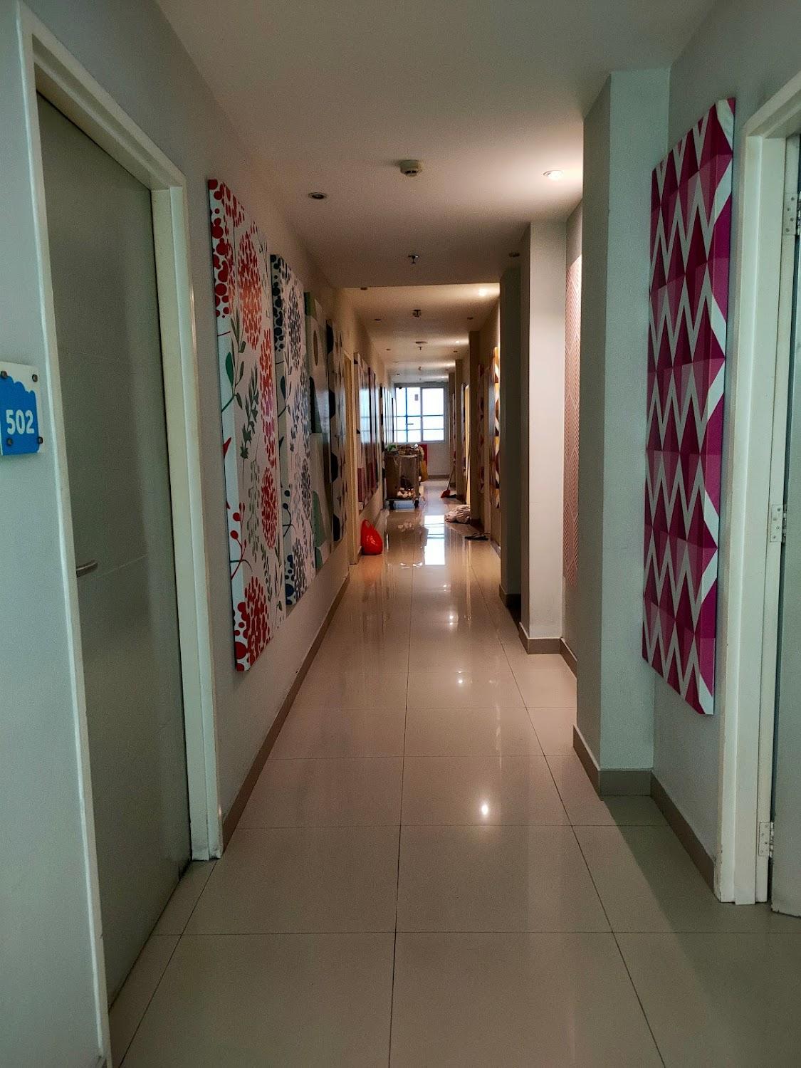 Cover Image for Capital O 3735 Liv Hotel