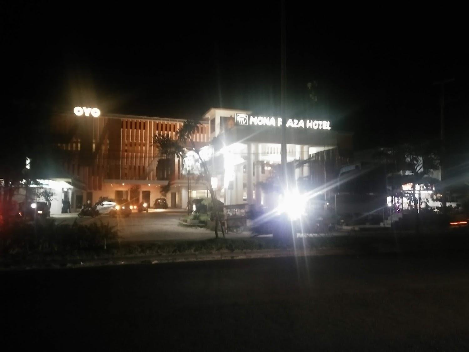 Cover Image for Super OYO 742 Mona Plaza Hotel
