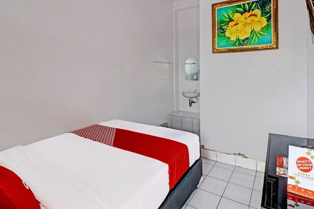 Cover Image for SUPER OYO 1356 Gusti Residence