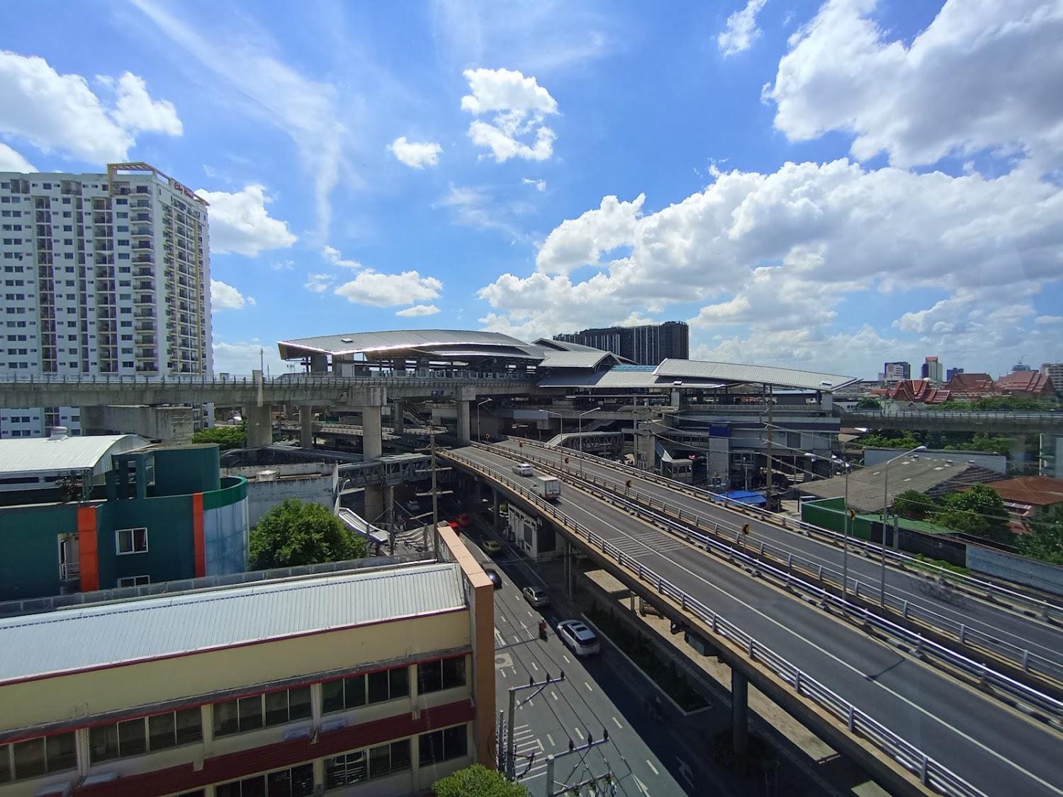 Cover Image for SP Park Thaphra Hotel ( โรงแรมเอสพีท่าพระ )
