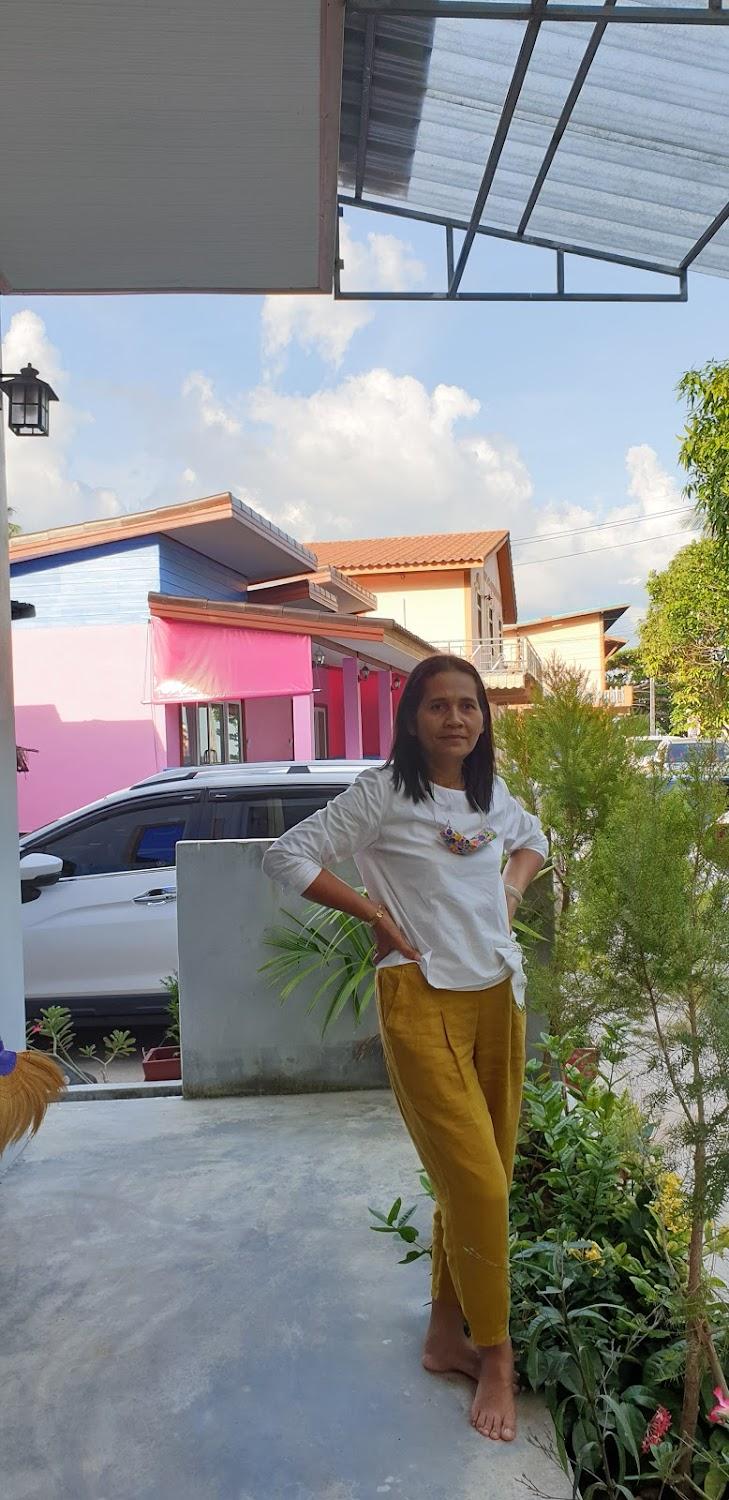 Cover Image for บ้านตึกเกสเฮาท์