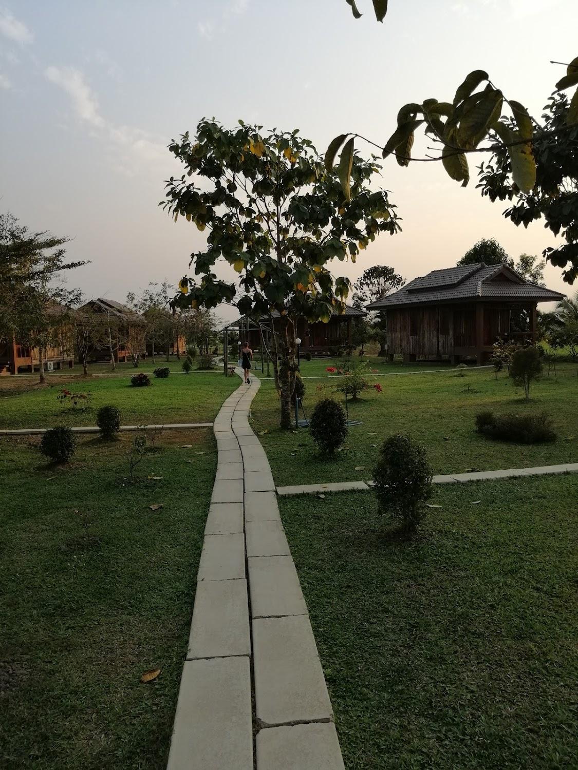 Cover Image for บ้านสวนริมธาร