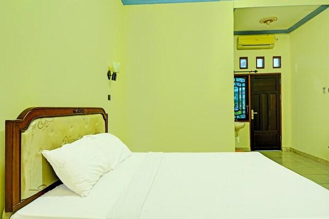 Cover Image for OYO 91973 Green Hotel