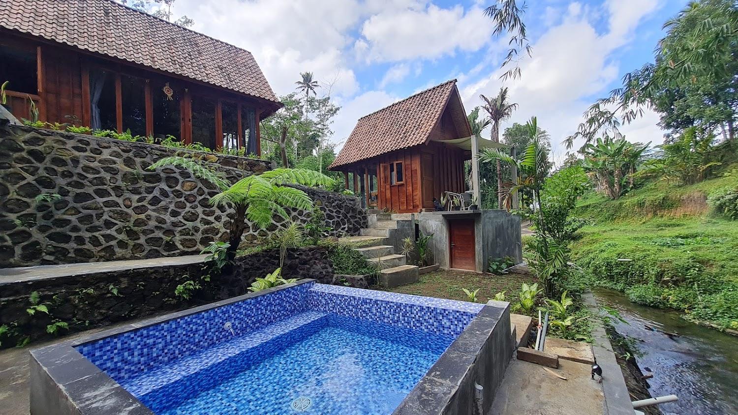 Cover Image for Rumah Kayu Mataraja Villa