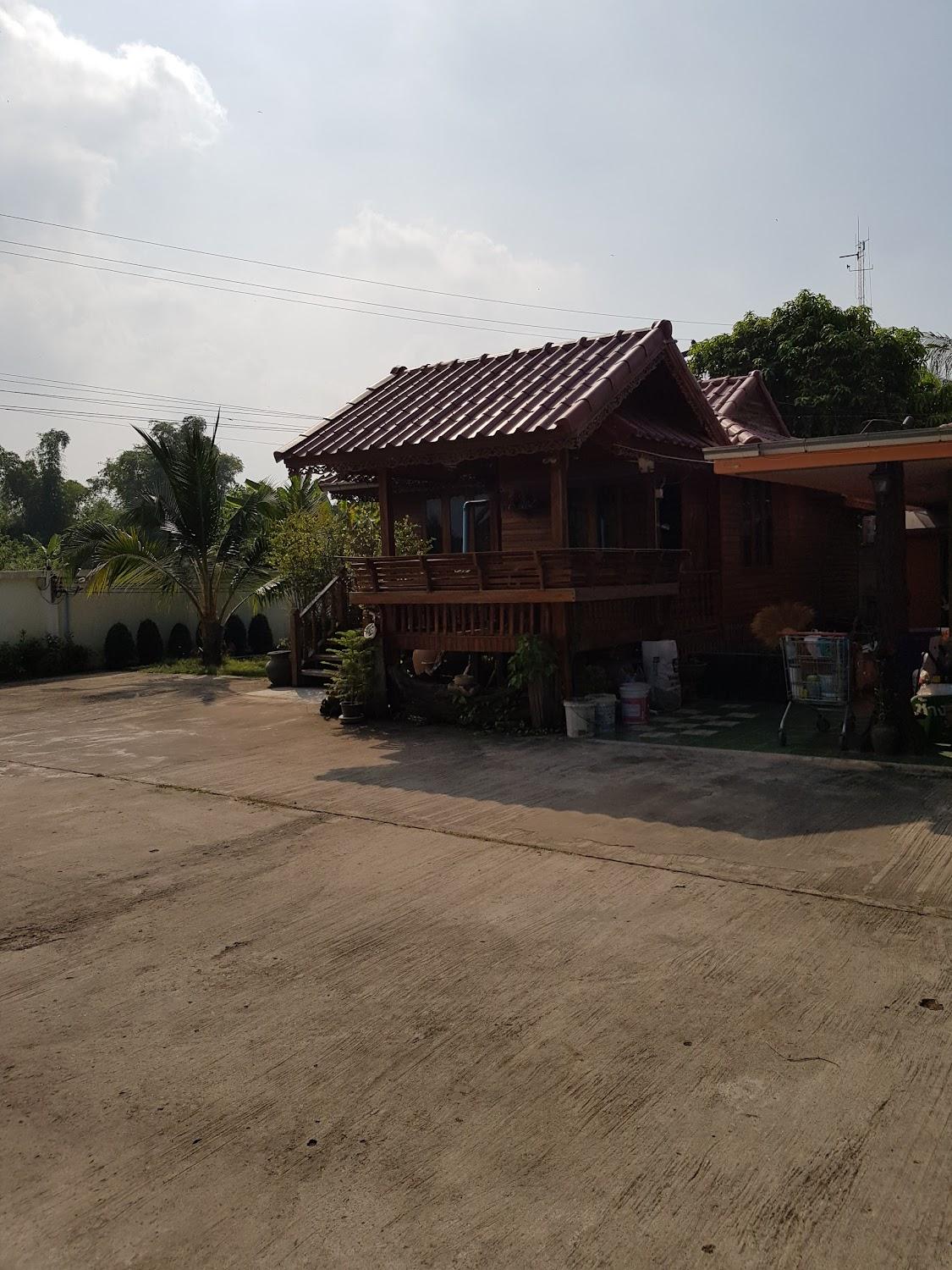 Cover Image for เรือนวนารีสอร์ท จ.พิจิตร