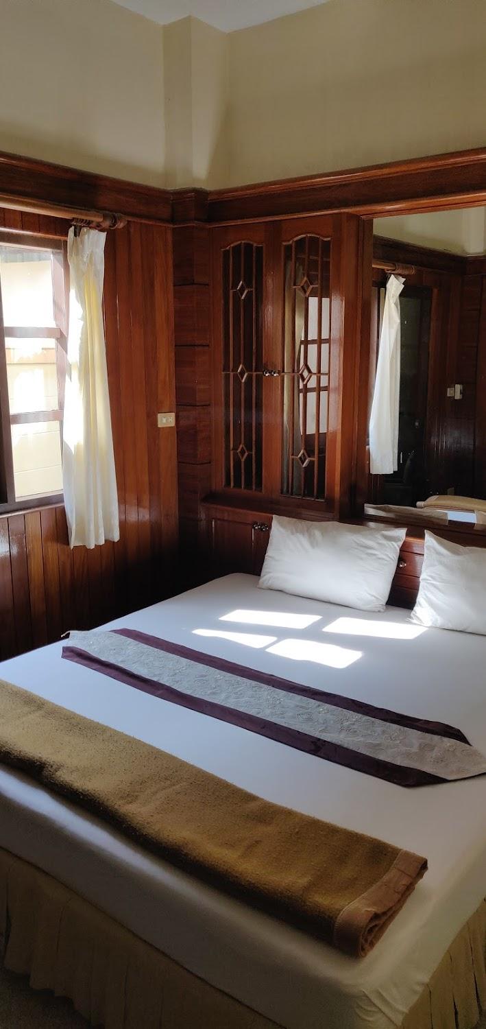 Cover Image for Phang Nga Inn