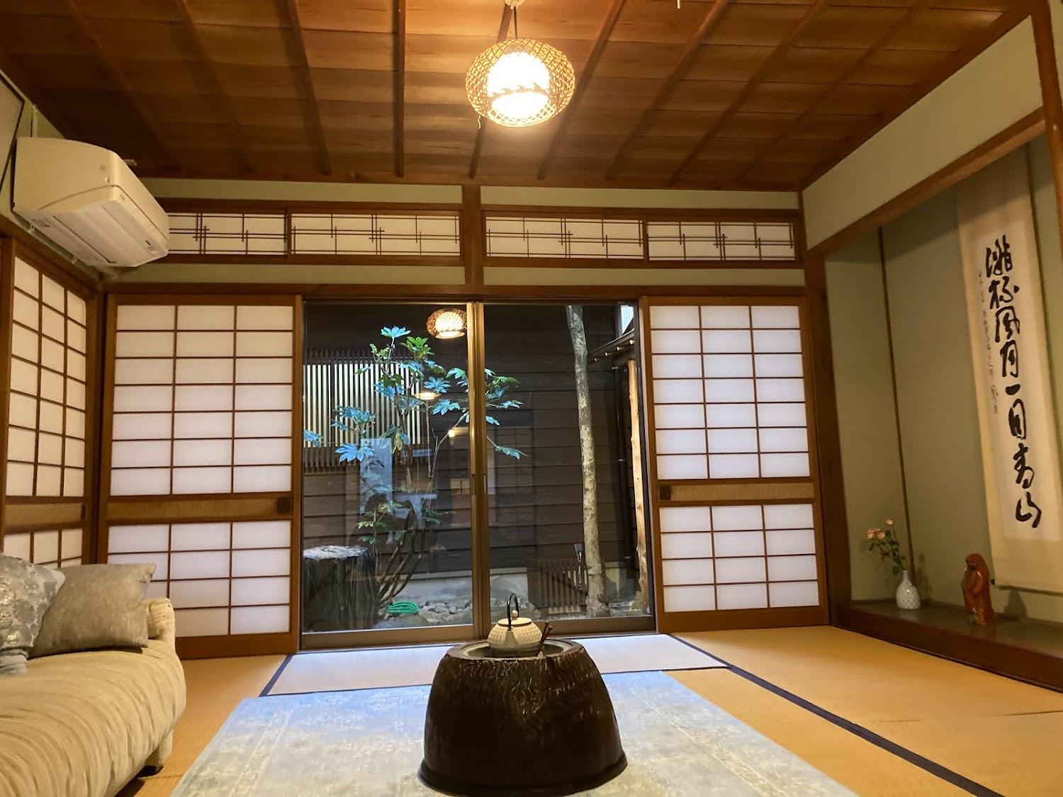 Cover Image for ゲストハウス水屋
