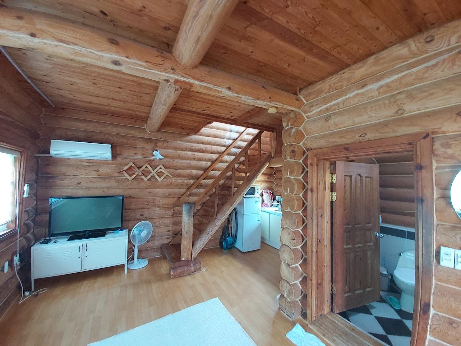 Cover Image for Neulbada Log Cabin