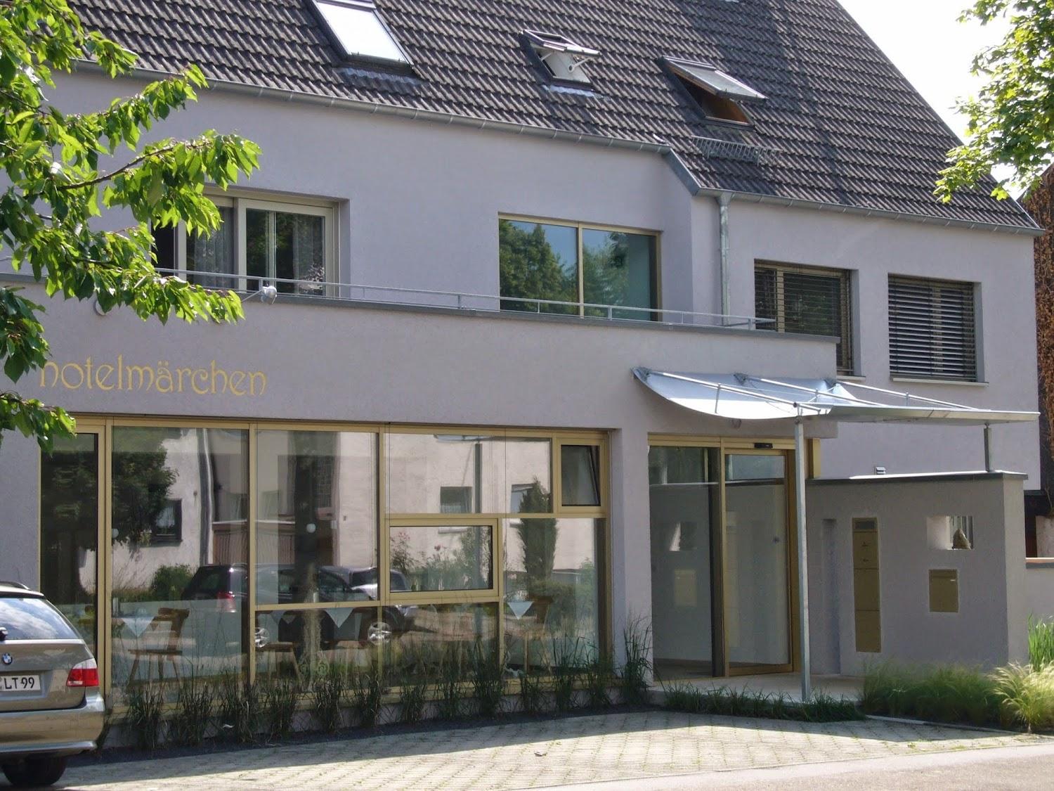 Cover Image for hotelmärchen Garni
