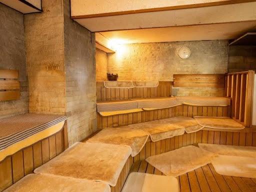 Cover Image for Capsule Hotel Rainbow