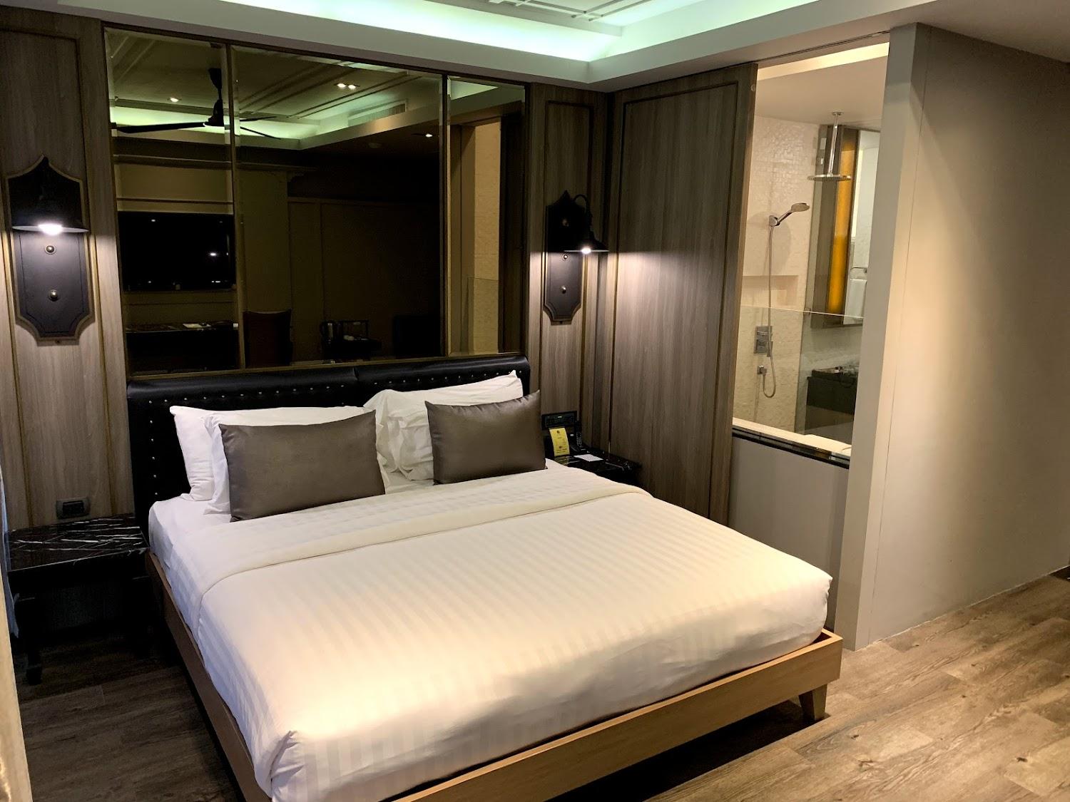 Cover Image for De Chai The Deco Hotel