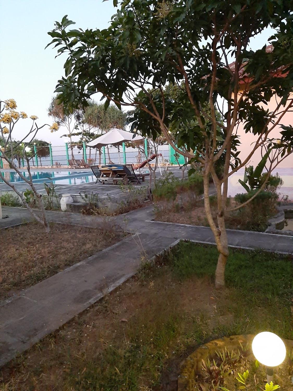 Cover Image for Batu Layar Hotel