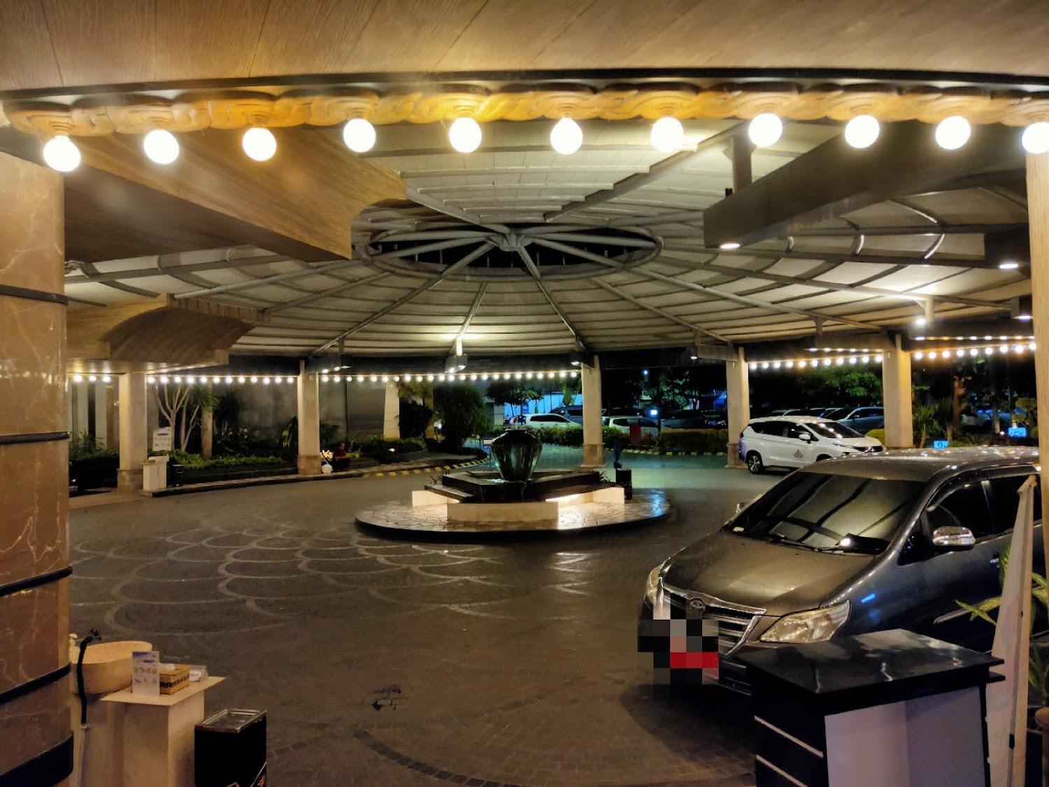 Cover Image for Crown Victoria Hotel
