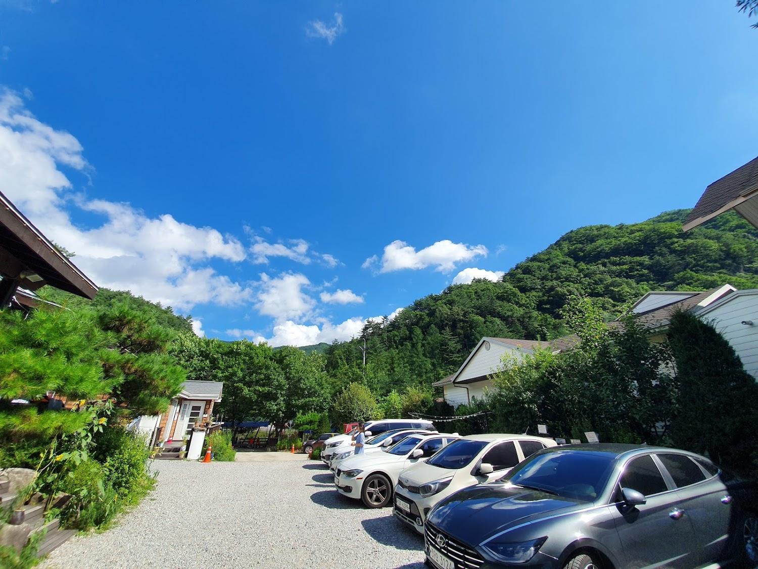 Cover Image for 평창 솔내음 펜션