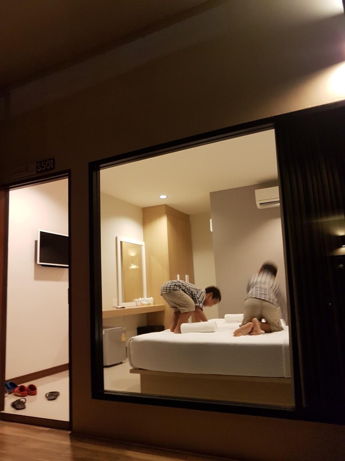 Cover Image for แอท เมืองพลอย รีสอร์ท At MuangPloy Resort