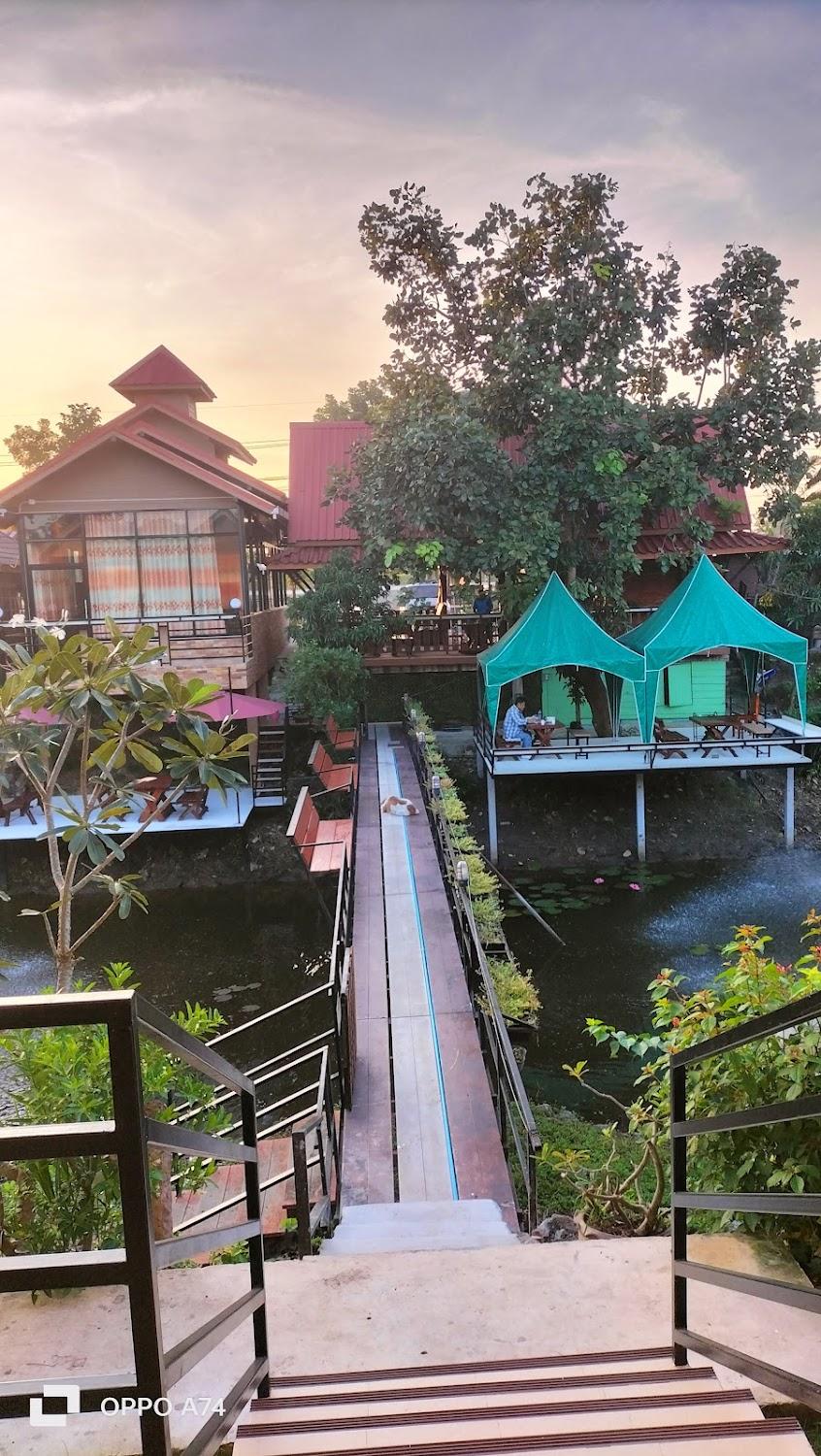 Cover Image for ชิวริมชล รีสอร์ต