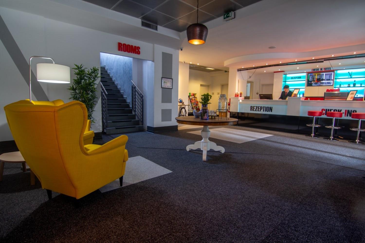 Cover Image for Check in Hotel