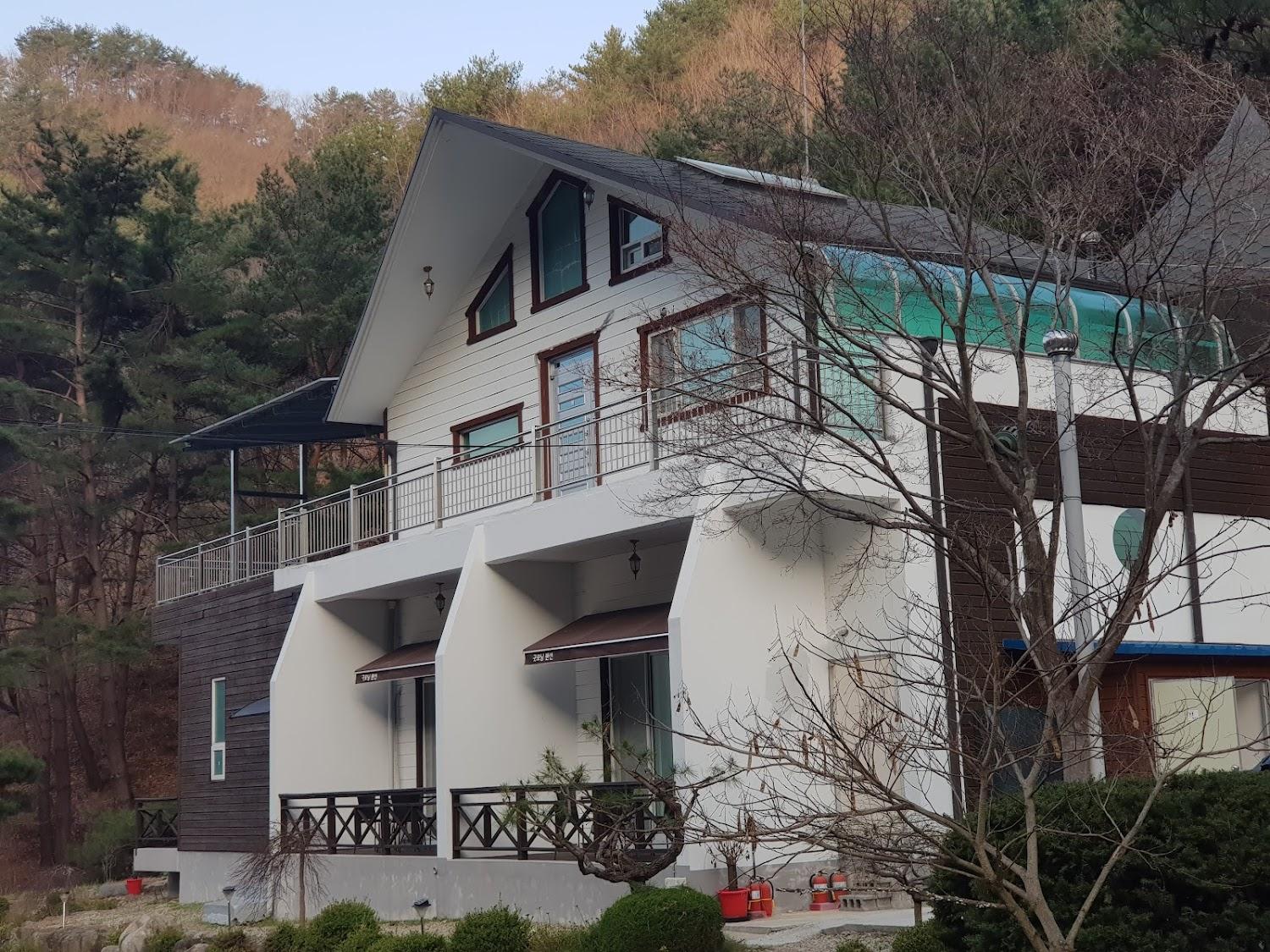 Cover Image for 굿모닝펜션