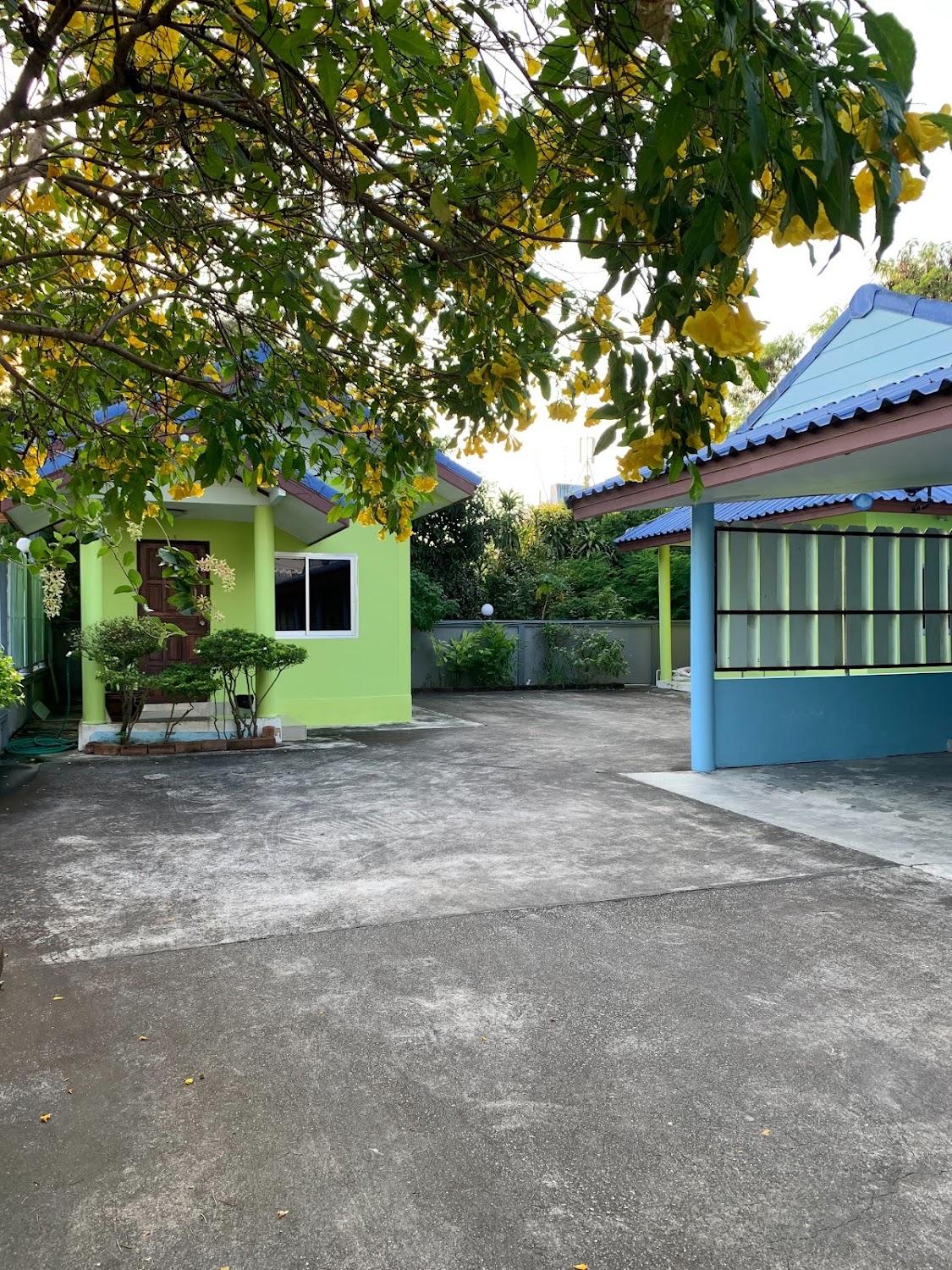 Cover Image for โรงแรมชวนชมรีสอร์ทบ้านฉาง