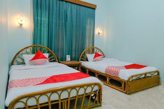 Cover Image for OYO 2733 Omah Cimbar Family Residence
