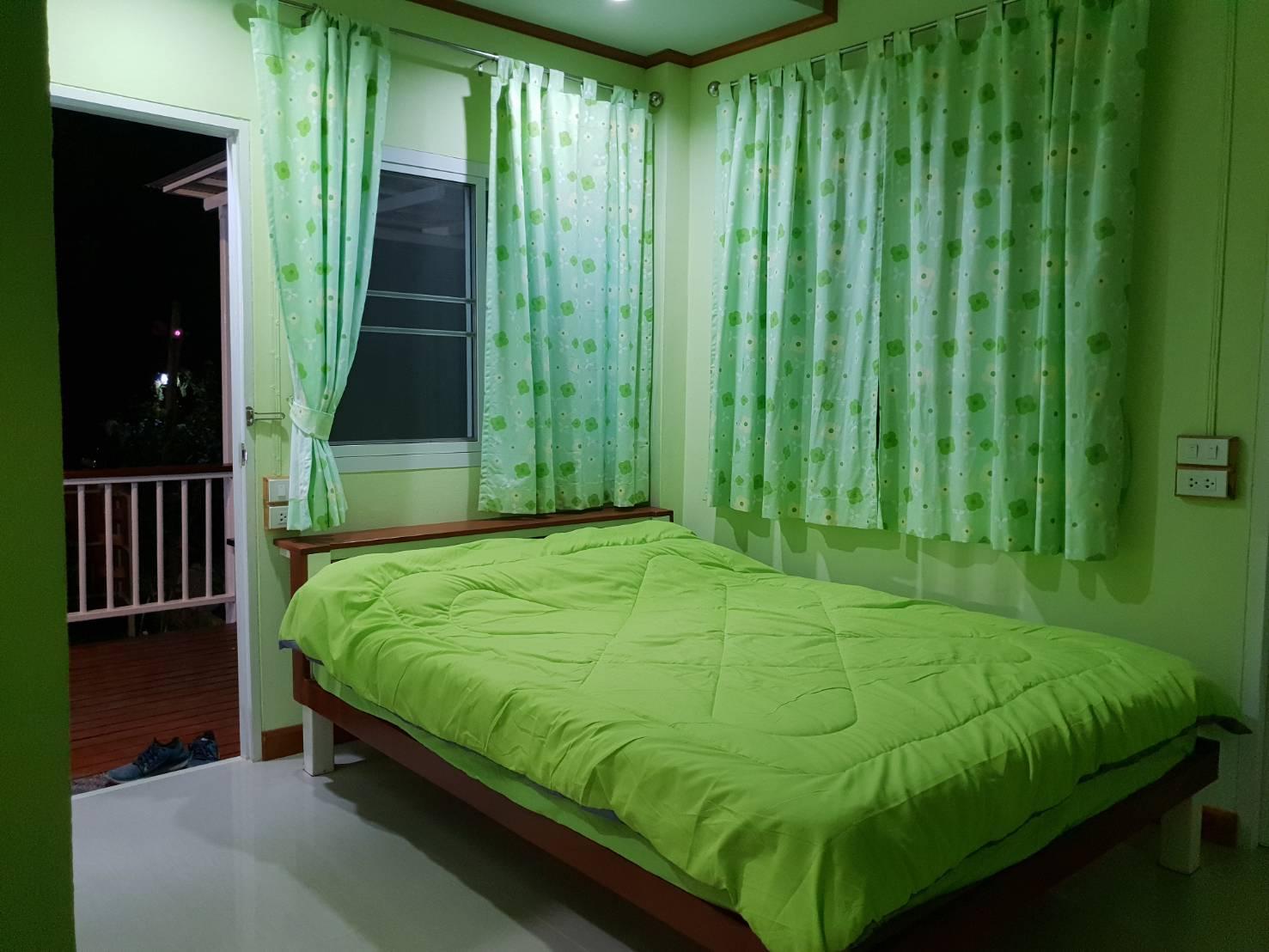 Cover Image for บ้านตะกายดาว