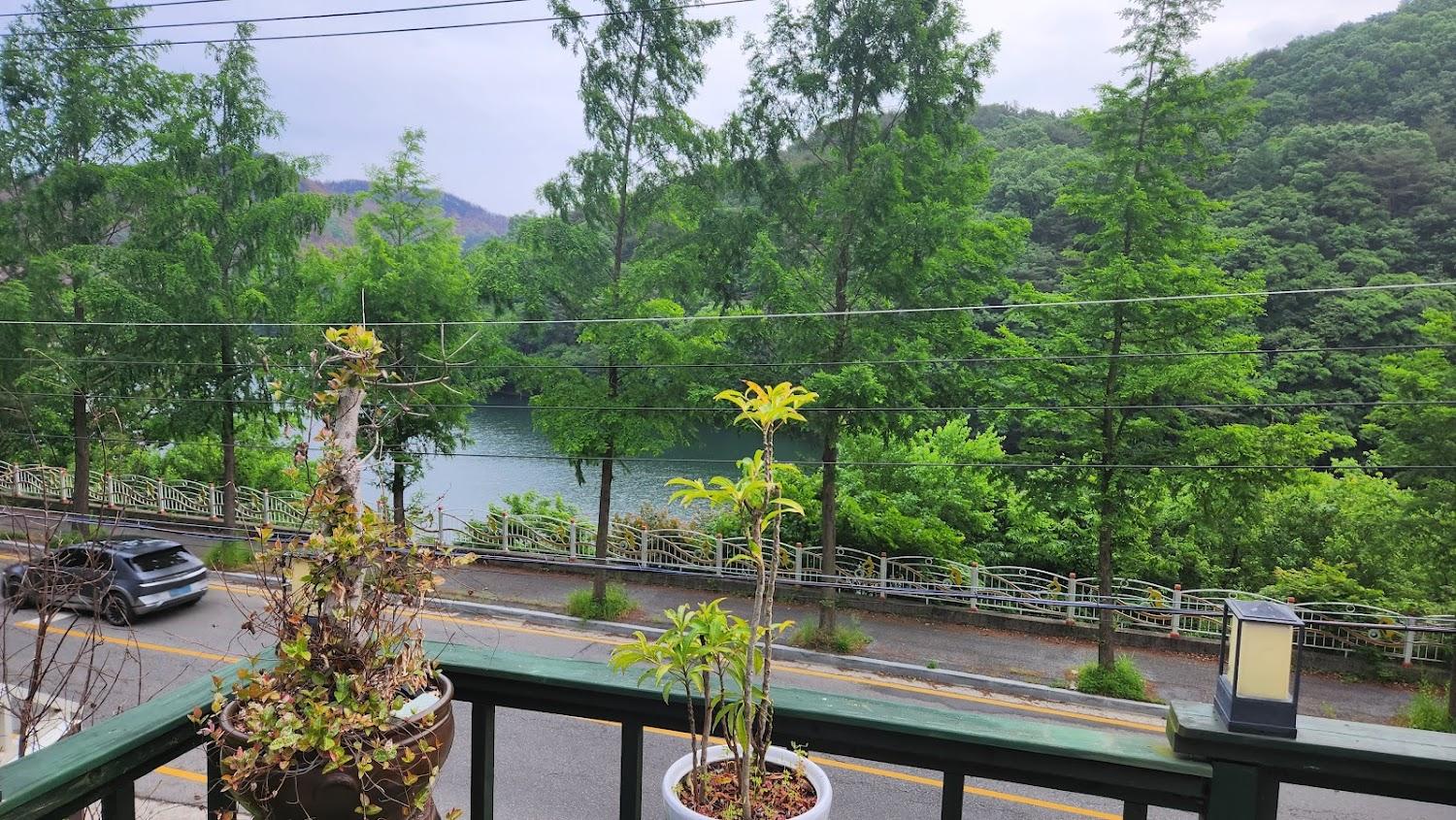 Cover Image for 장태산의아침