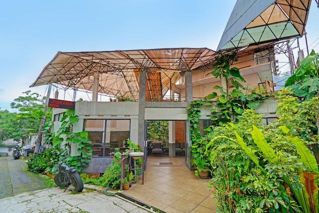 Cover Image for OYO 91810 Hotel Balebat 2