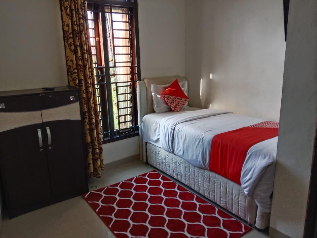 Cover Image for RedDoorz Syariah @Galliano Homestay Bukittinggi