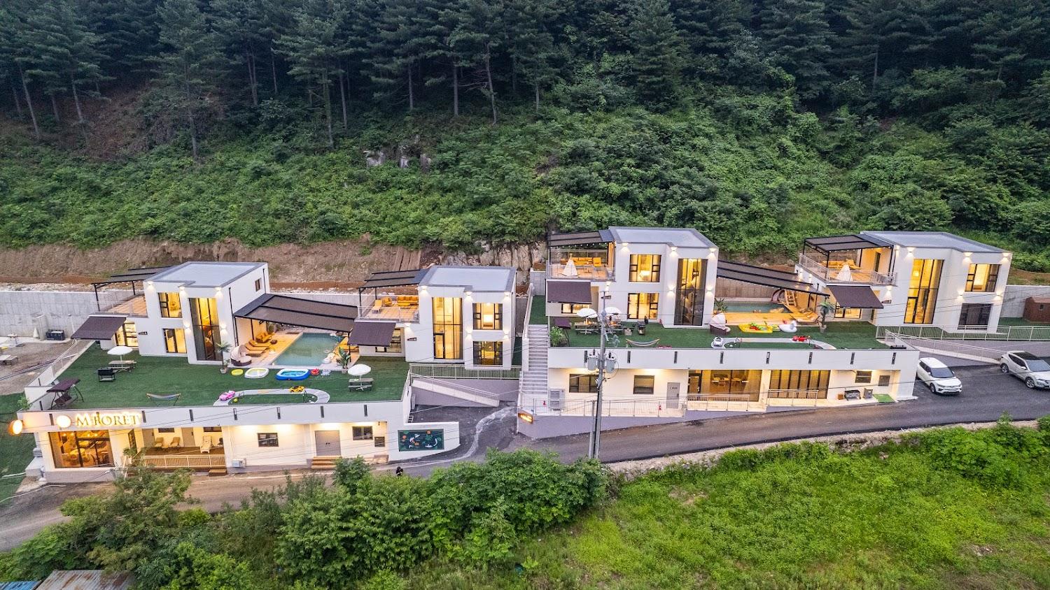 Cover Image for 엠포레키즈풀빌라