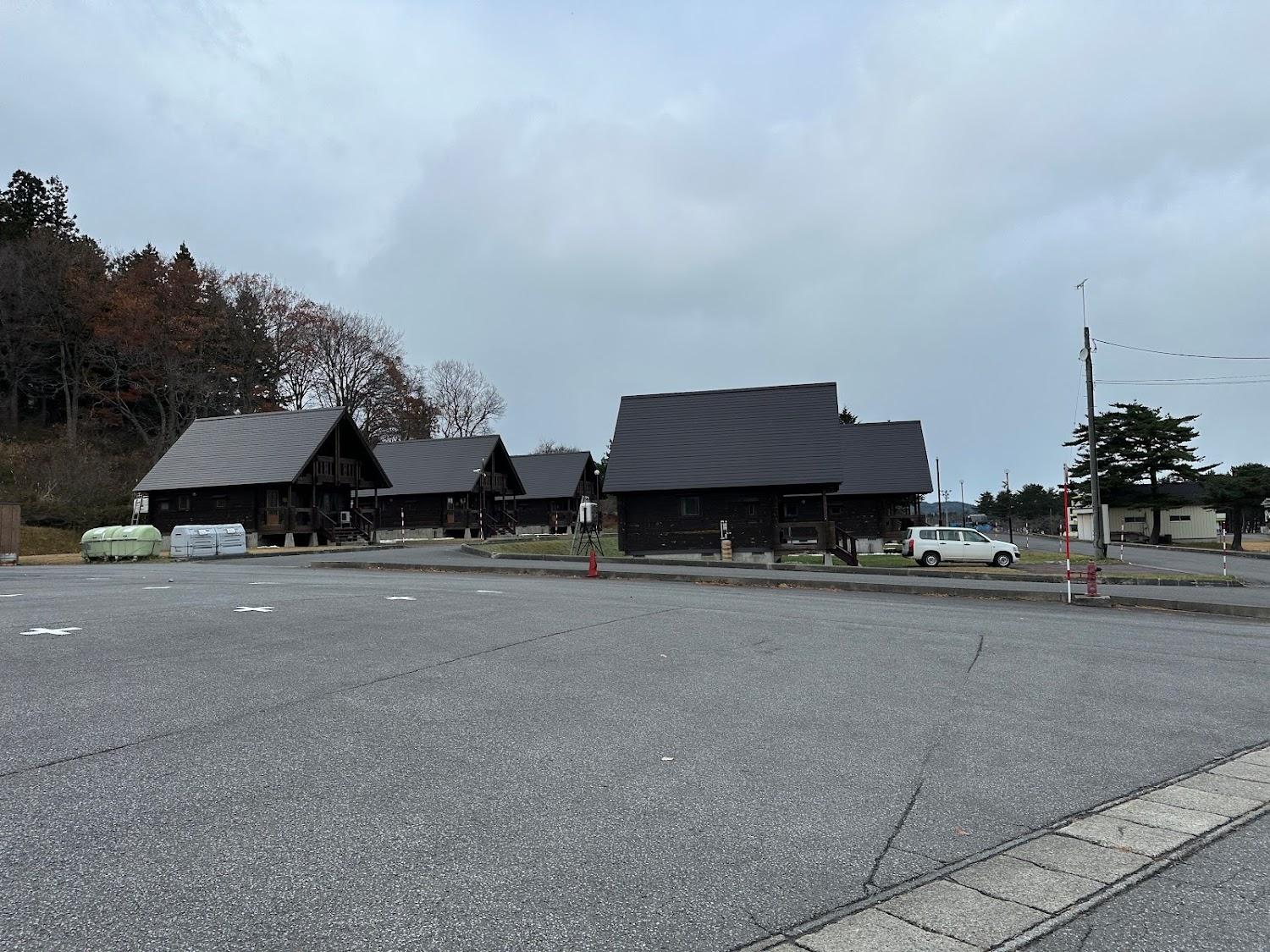 Cover Image for Yogoshiyama Park Cabin Houses