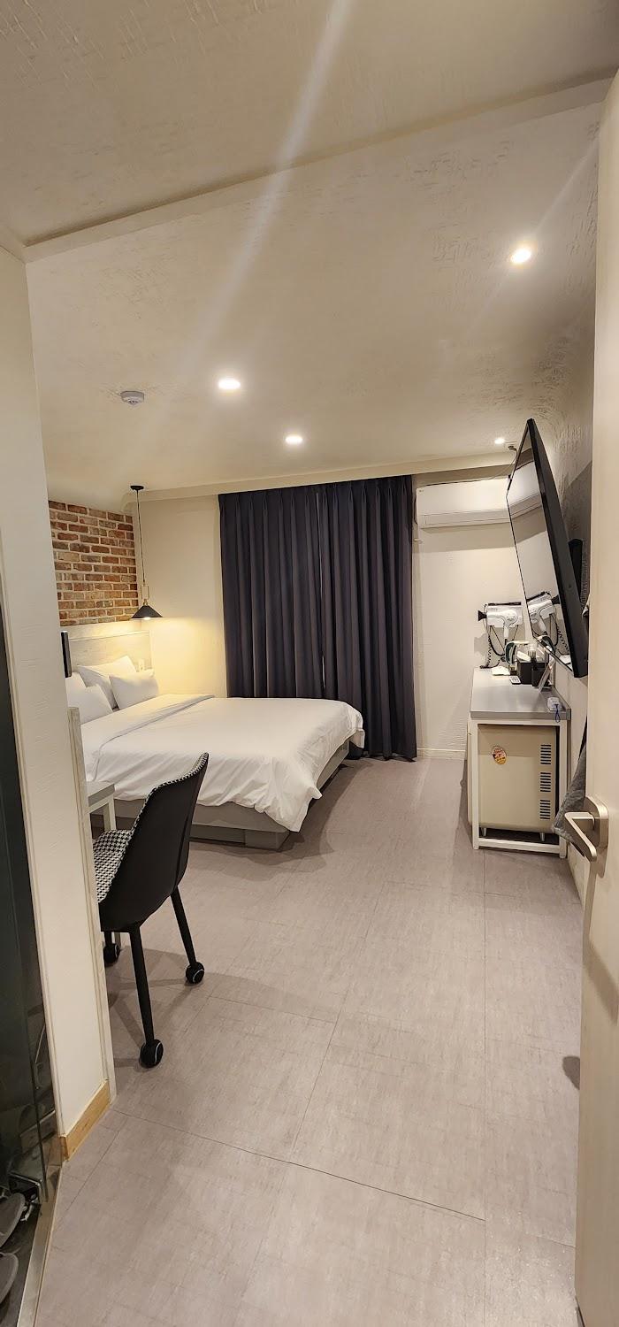 Cover Image for Luis Hotel