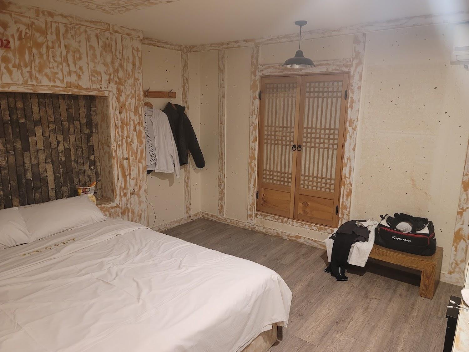 Cover Image for 산책한옥호텔