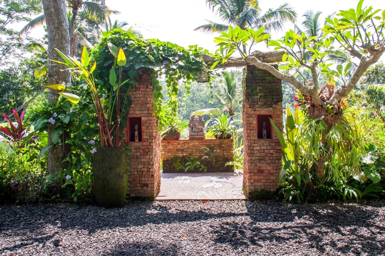 Cover Image for VILLA MAHADEVI