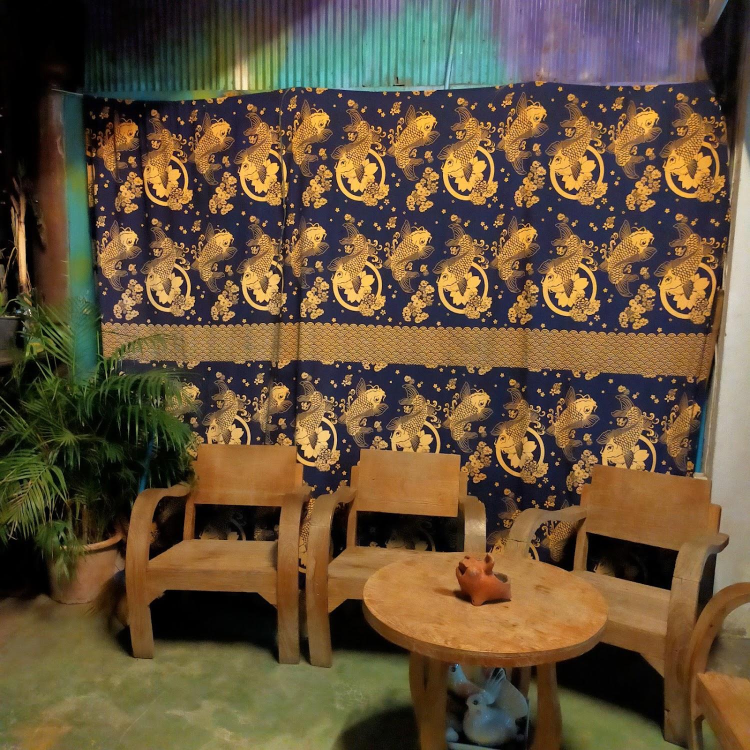 Cover Image for Giant Hostel
