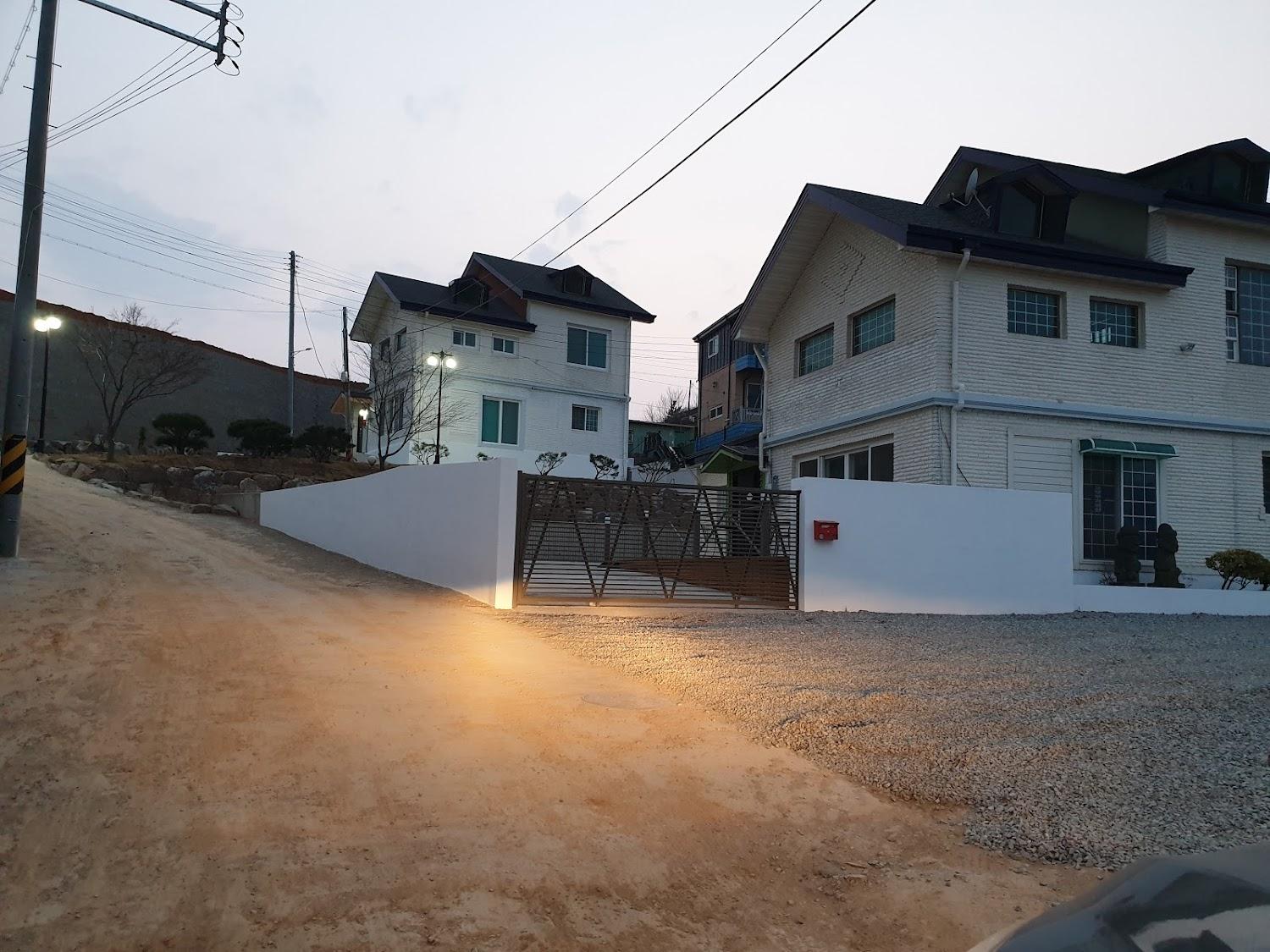 Cover Image for 고랫부리민박