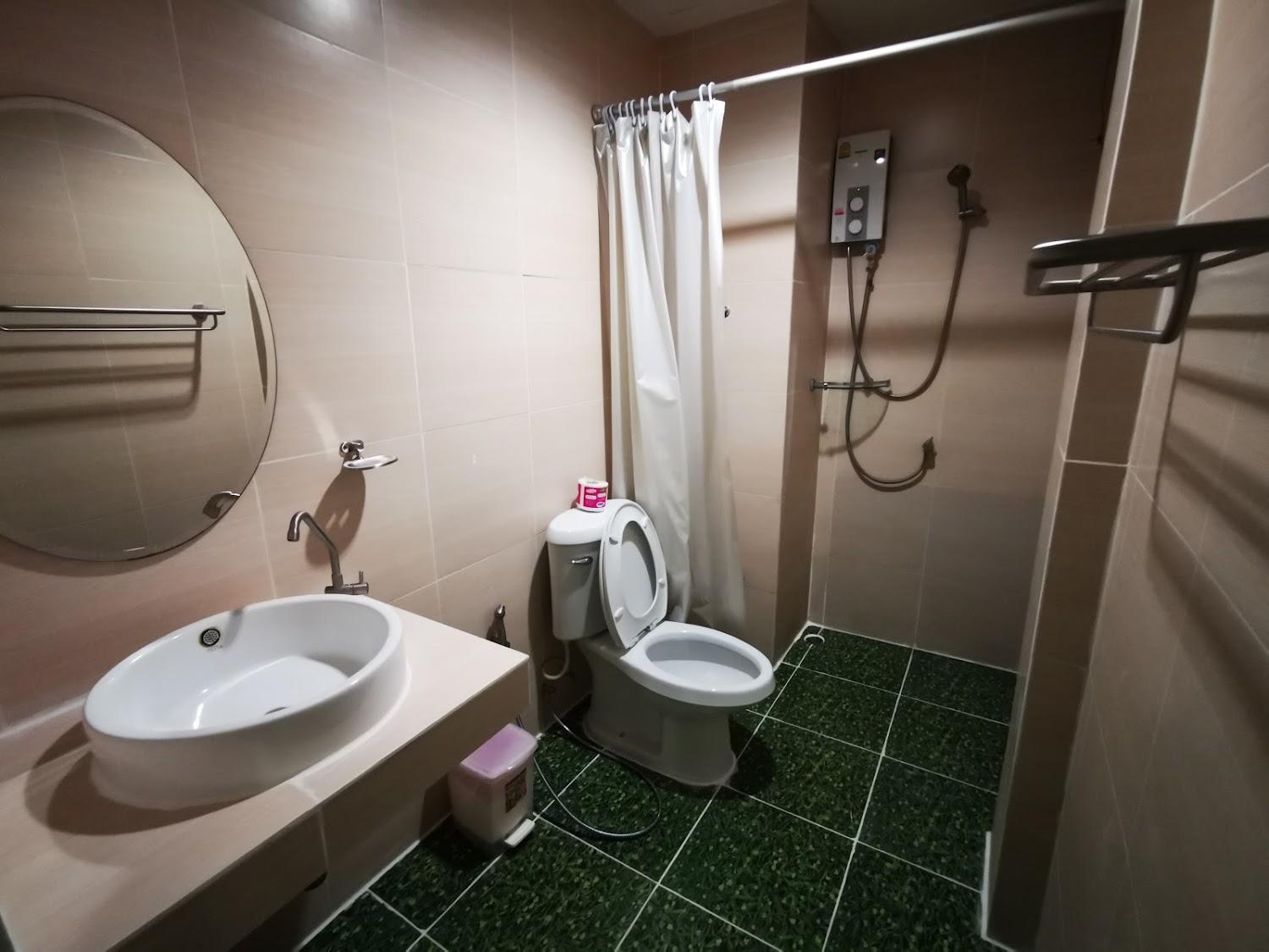 Cover Image for Lucky Green View Hotel