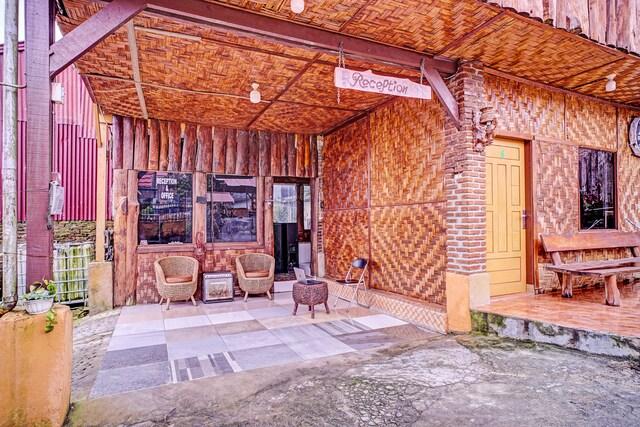 Cover Image for OYO 90209 DK Singarimbun Berastagi Homestay